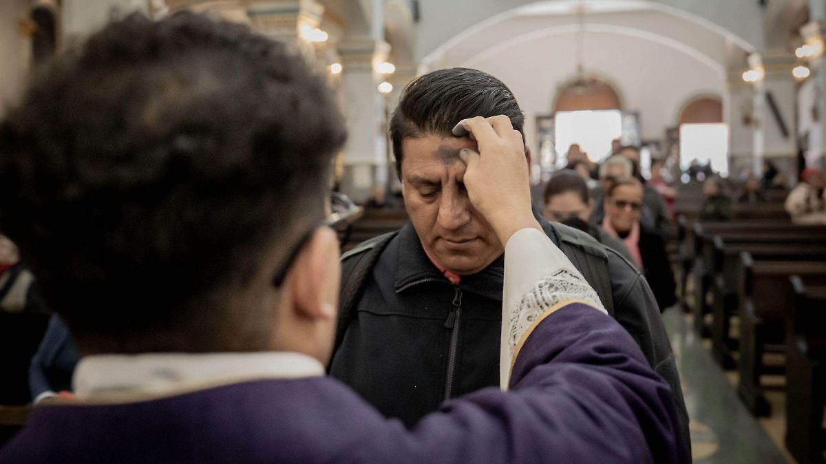 ¿Listo para el Miércoles de Ceniza 2026? Descubre cuándo y por qué es la tradición que marca el inicio de la Cuaresma