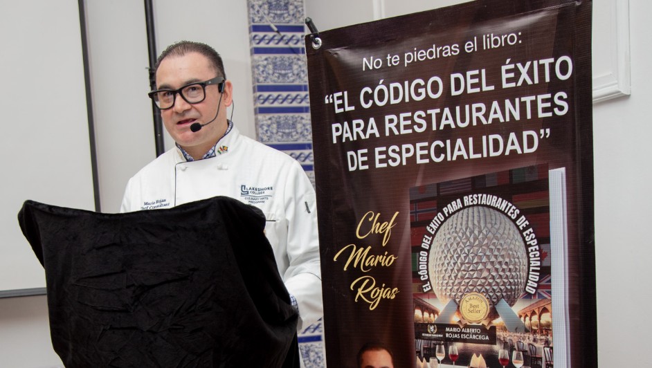 ¿Listo para transformar tu restaurante? Conoce las claves que el chef Mario Rojas comparte en su nuevo libro