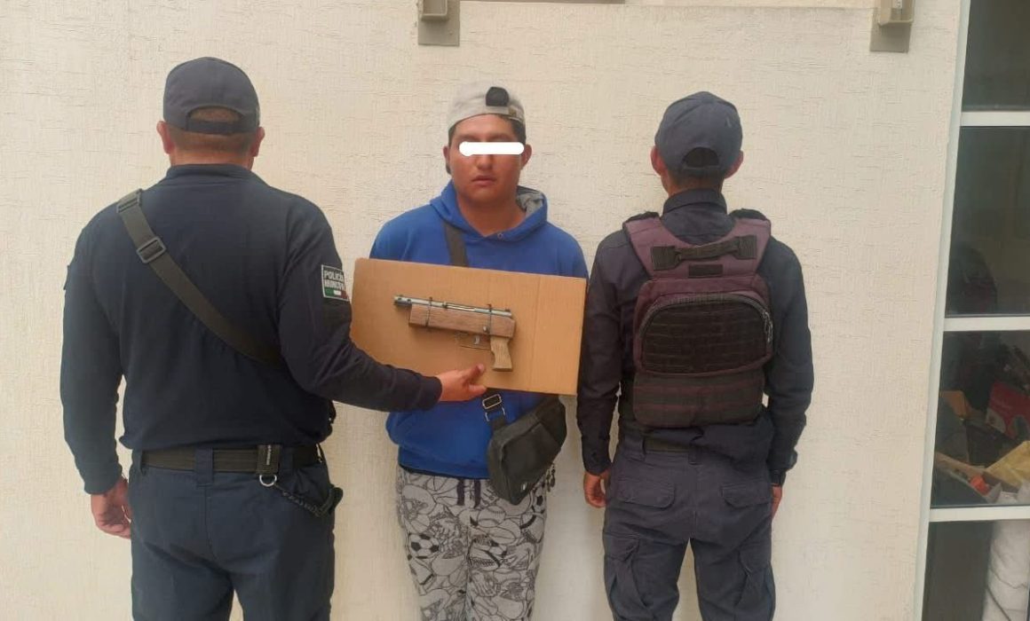 ¡Lo tenían a punto de escapar! Capturan a asaltante armado en Otzolotepec tras cometer un robo con violencia