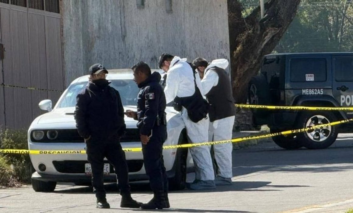 Localizan a hombre asesinado en vehículo en Ocoyoacac, Estado de México