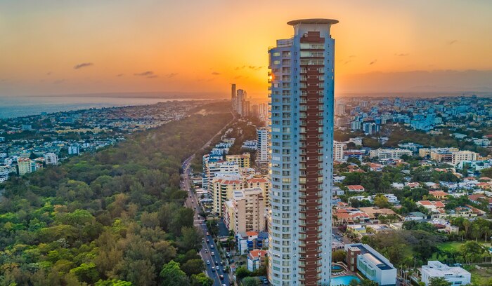 Luis Abinader impulsa educación técnica en turismo para fortalecer el crecimiento del sector en República Dominicana