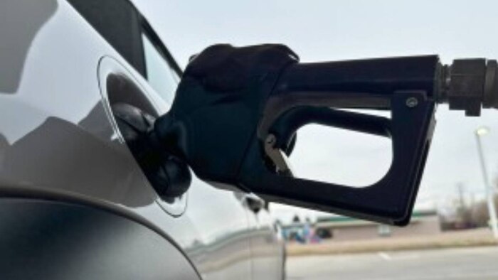 Marcelo Elizondo advierte que Argentina enfrentará decisiones cruciales ante incremento en precios del petróleo