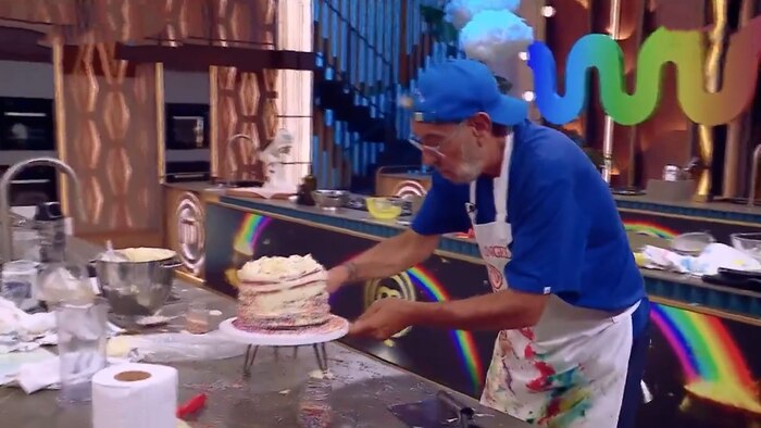 Miguel Ángel Rodríguez enfrenta caos en MasterChef: robo, torta destruida y tensión en la cocina