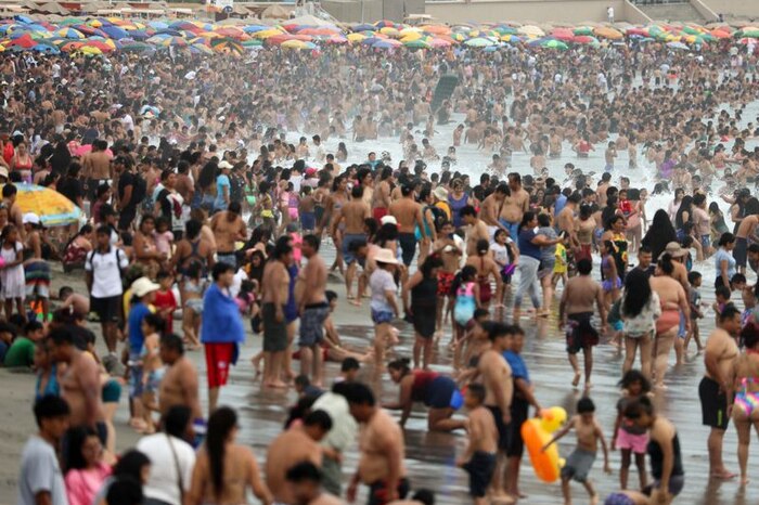 Municipalidad de Chorrillos amenaza con cerrar indefinidamente la playa Agua Dulce por contaminación persistente