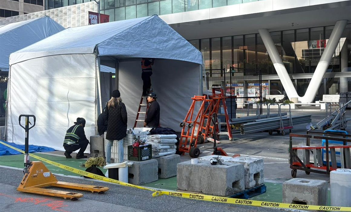 Obreros latinos en EU sostienen la logística del Super Bowl LX, pese a tensiones políticas