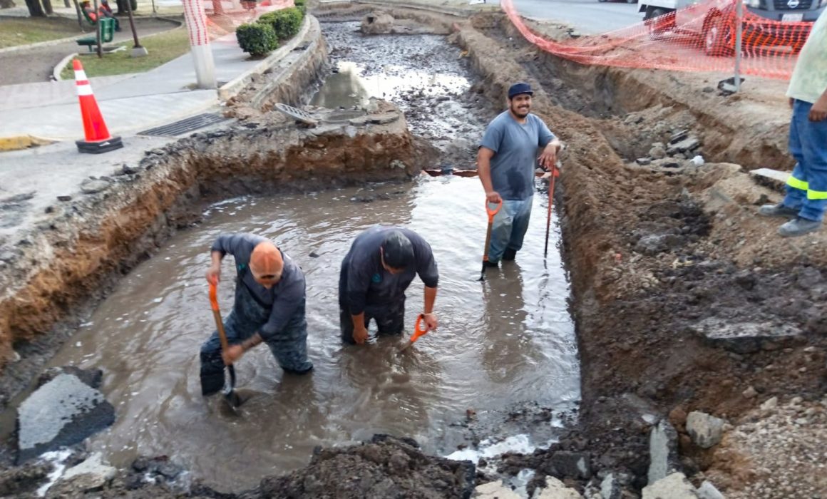 Odapas Tecámac repara fuga de agua potable en Valle de San Miguel para restablecer el servicio