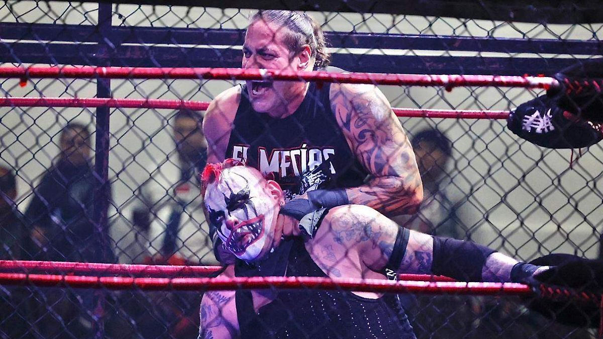 Pagano y El Fiscal conquistan la noche extrema en Guerra en Jaula en Toluca de AAA