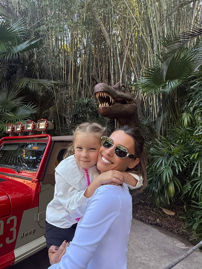 Pampita comparte momentos familiares en su viaje a los parques de Universal en Orlando