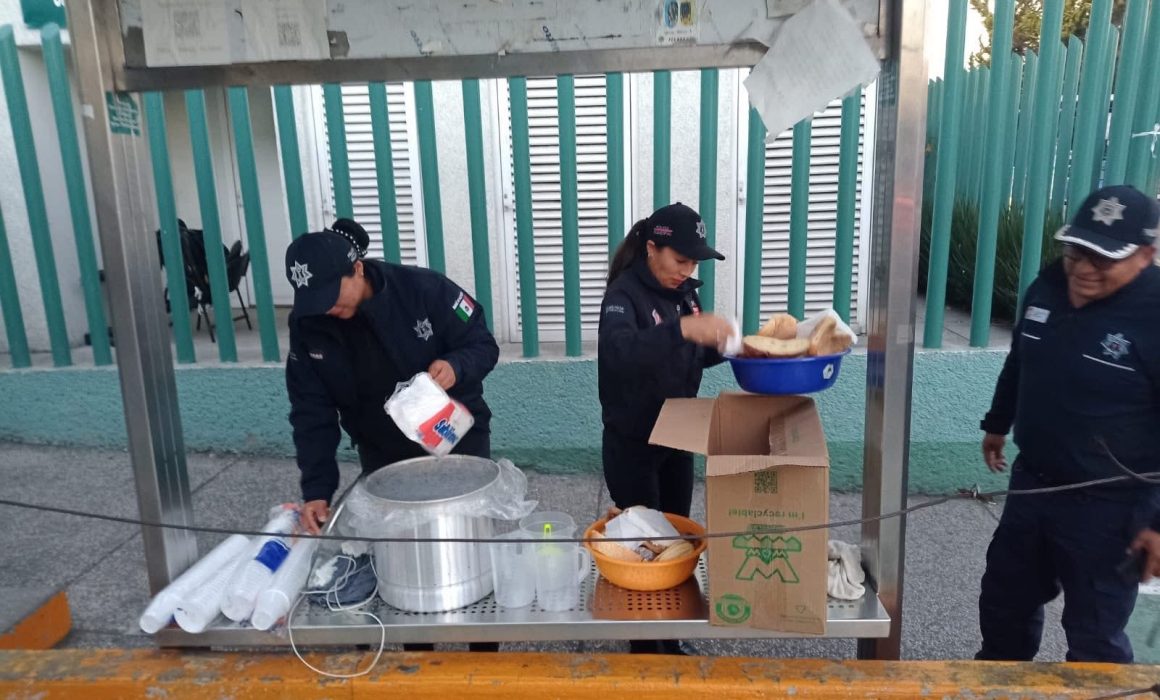 ¡Policías de Toluca sorprenden con acto solidario! ¿Puedes imaginar qué hicieron?