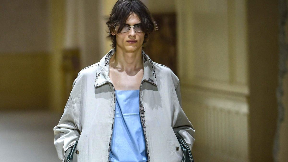 ¿Por qué Prada Celebra la Belleza de lo Desgastado? Descúbrelo Aquí