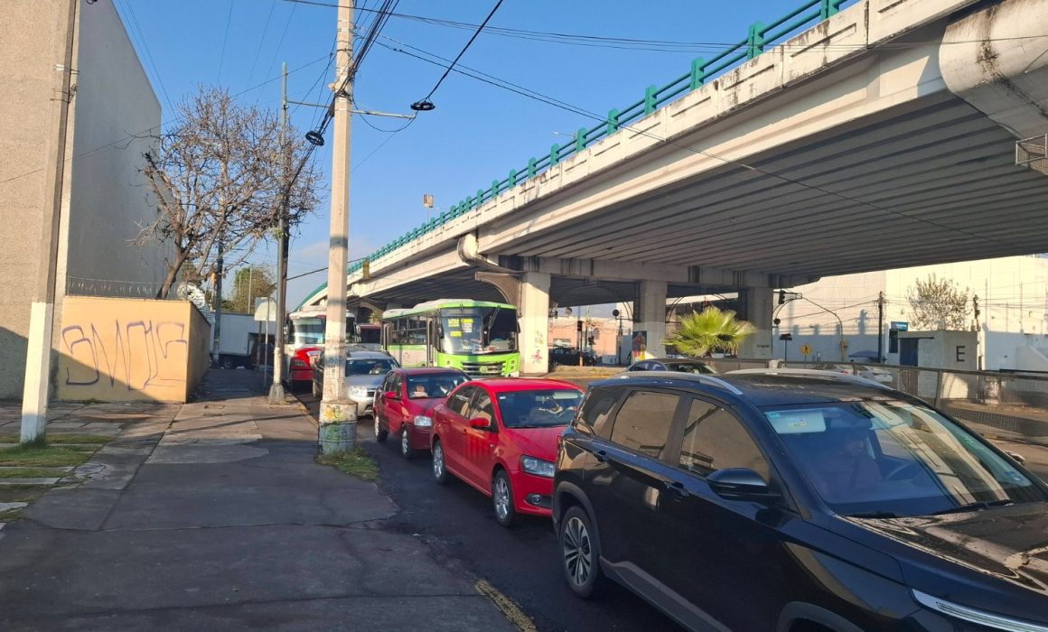 ¿Por qué cada vez más tolukeños acuden desesperados a verificar sus autos? La sorprendente razón