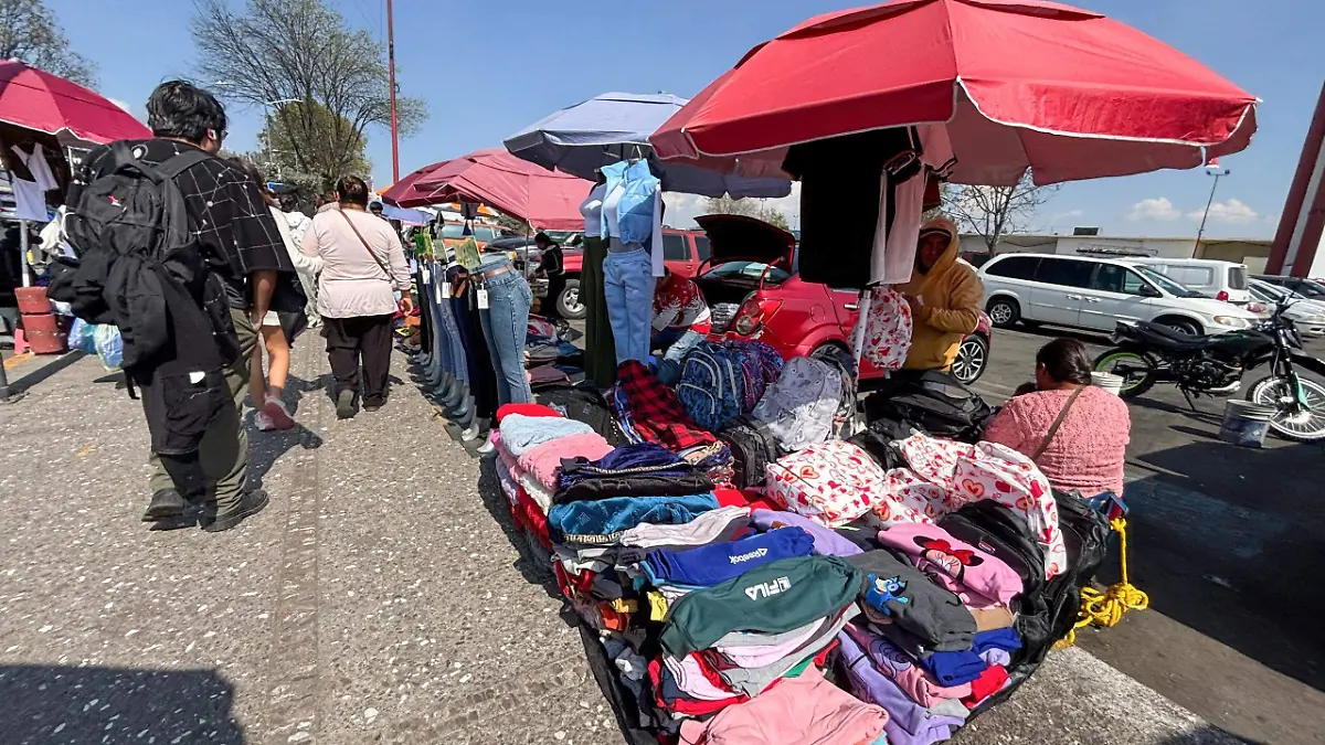 ¿Por qué el comercio informal no se detiene en Toluca durante fin de año 2025?