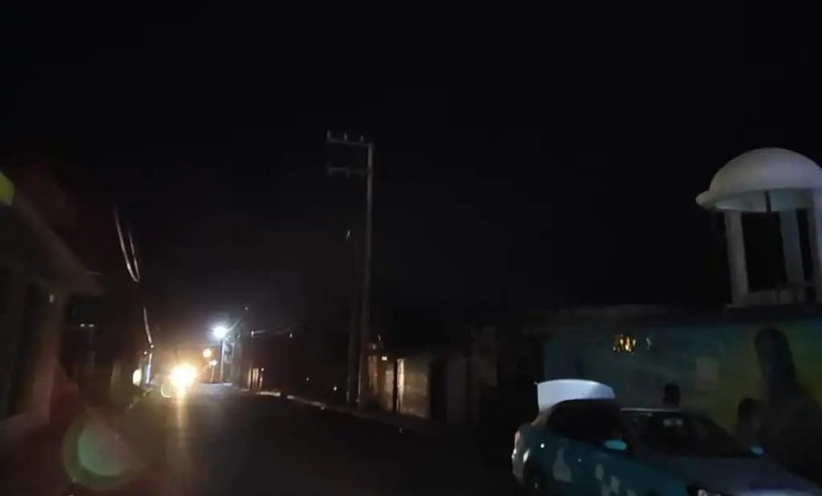 ¿Qué Está Ocultando la Oscuridad en las Calles de Atlautla? La Peligrosa Emergencia del Alumbrado Público