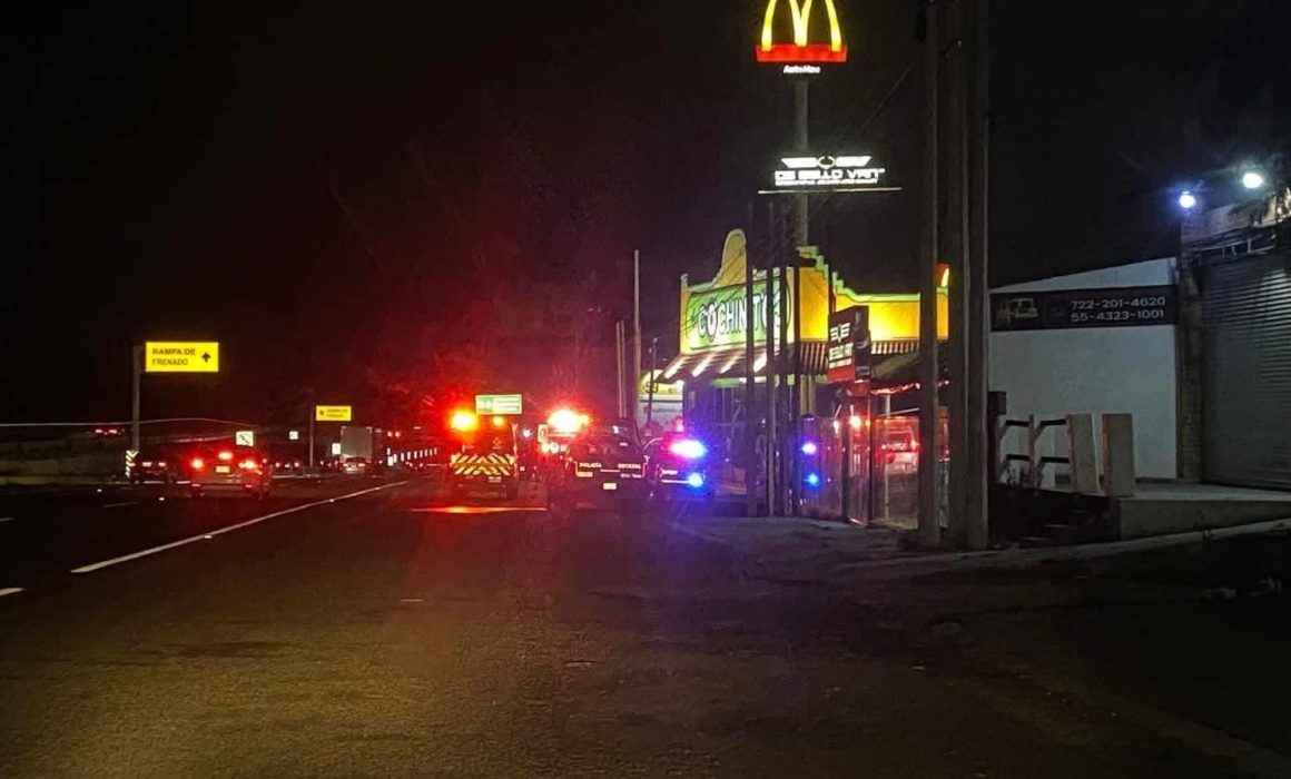 ¿Qué ocurrió en la México-Toluca? Asesinan a un hombre afuera de un restaurante en situación aún sin resolver