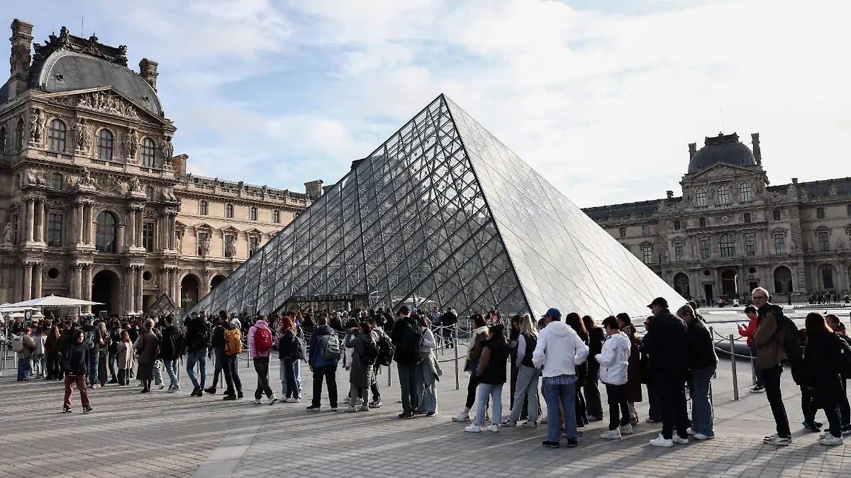 ¿Qué revela la fuga en el Louvre sobre el cuidado de sus tesoros arqueológicos?