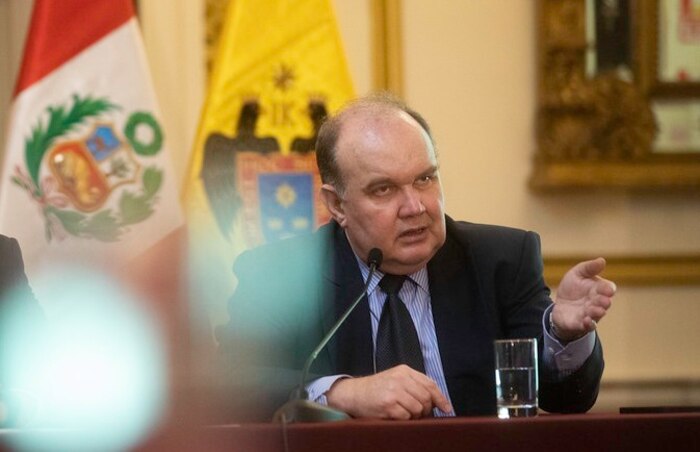 Rafael López Aliaga niega ser responsable de insultos en redes sociales y atribuye los mensajes a su equipo