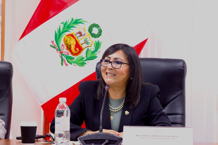 Rafael López Aliaga reafirma apoyo a congresista Milagros Jáuregui tras polémica por imágenes de menores en refugio