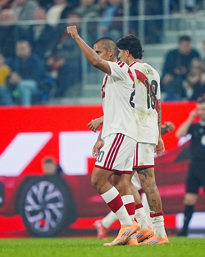 Rainer Torres recomienda a Alex Valera buscar transferencia al extranjero para reforzar a la selección peruana