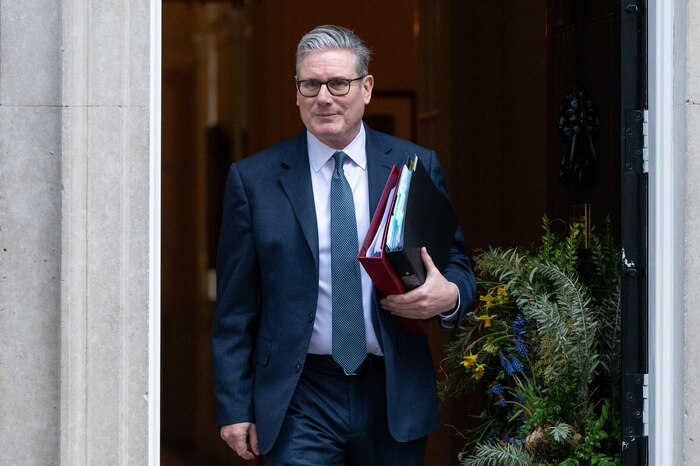 Reino Unido despliega destructor naval y helicópteros con capacidades antidrones en bases de Chipre