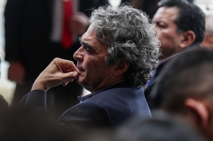 Riesgo de doble militancia pone en peligro la aspiración presidencial de Sergio Fajardo en la consulta del centro político