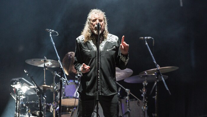 Robert Plant llama a preservar la esencia emocional del rock frente a las tendencias digitales