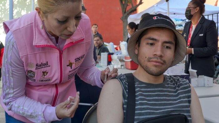 Síntomas secundarios tras la vacunación contra el sarampión en niños y adultos