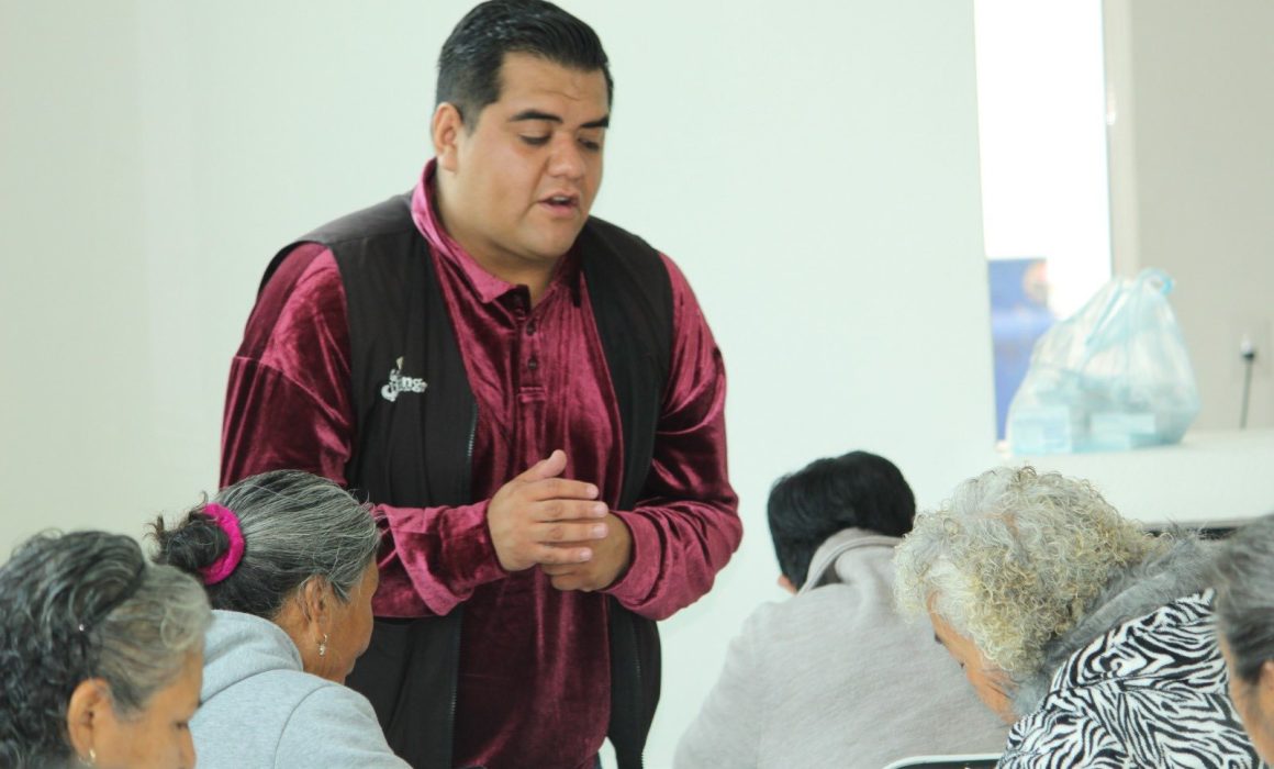 ¿Sabías que en Jilotzingo los adultos mayores están dominando la tecnología? Descubre cómo lo logran