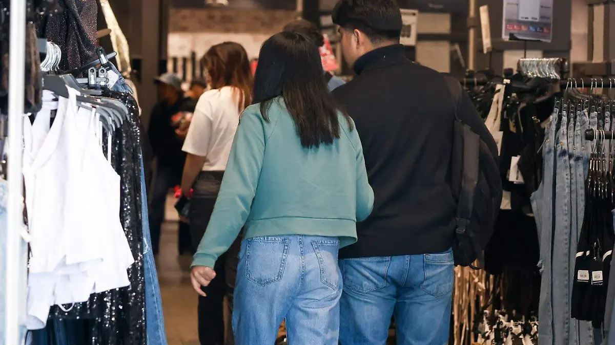 ¿Sabías que los jóvenes están recurriendo a los autoregalos para encontrar bienestar emocional?