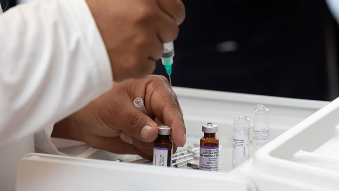 Secretaría de Salud confirma que es seguro vacunarse contra el sarampión mientras se toman antibióticos en México
