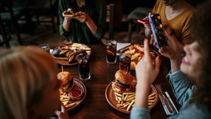 Seis de cada diez restaurantes en Costa Rica incumplen con información de precios, revela fiscalización del MEIC