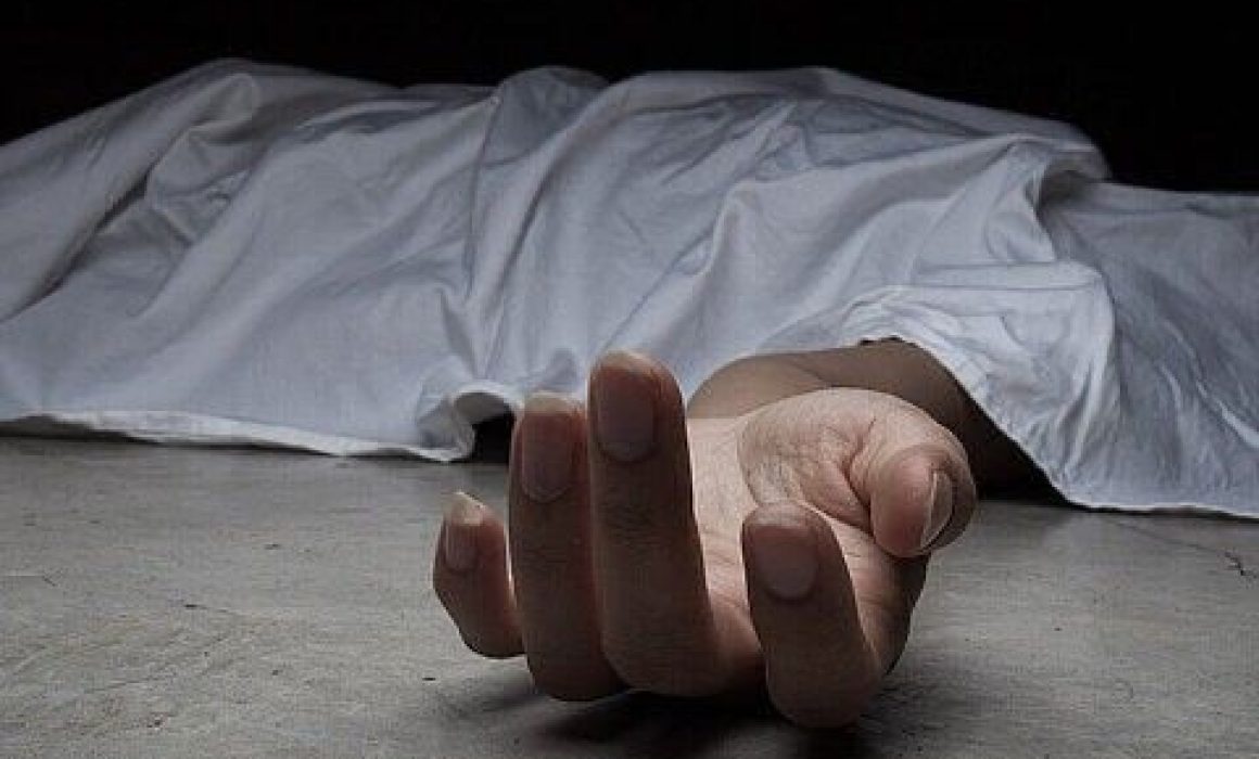 Tlalnepantla investiga causa de la muerte de dos personas y un perro hallados en Los Reyes