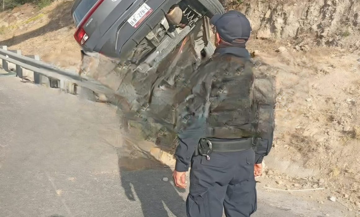 Un conductor fallece tras impactarse contra poste en autopista México-Pachuca en Tecámac