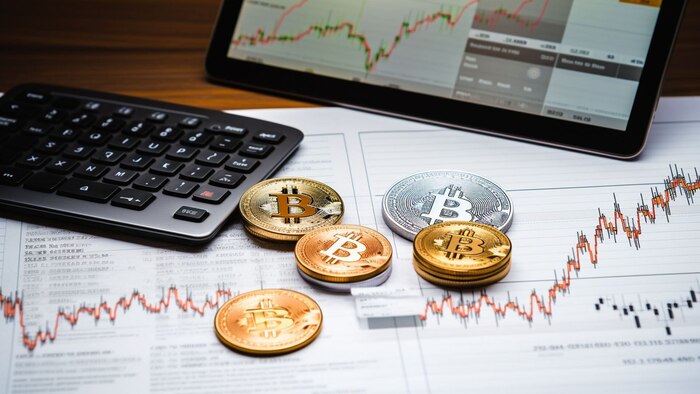 Valor de Bitcoin y principales criptomonedas este 15 de febrero de 2026