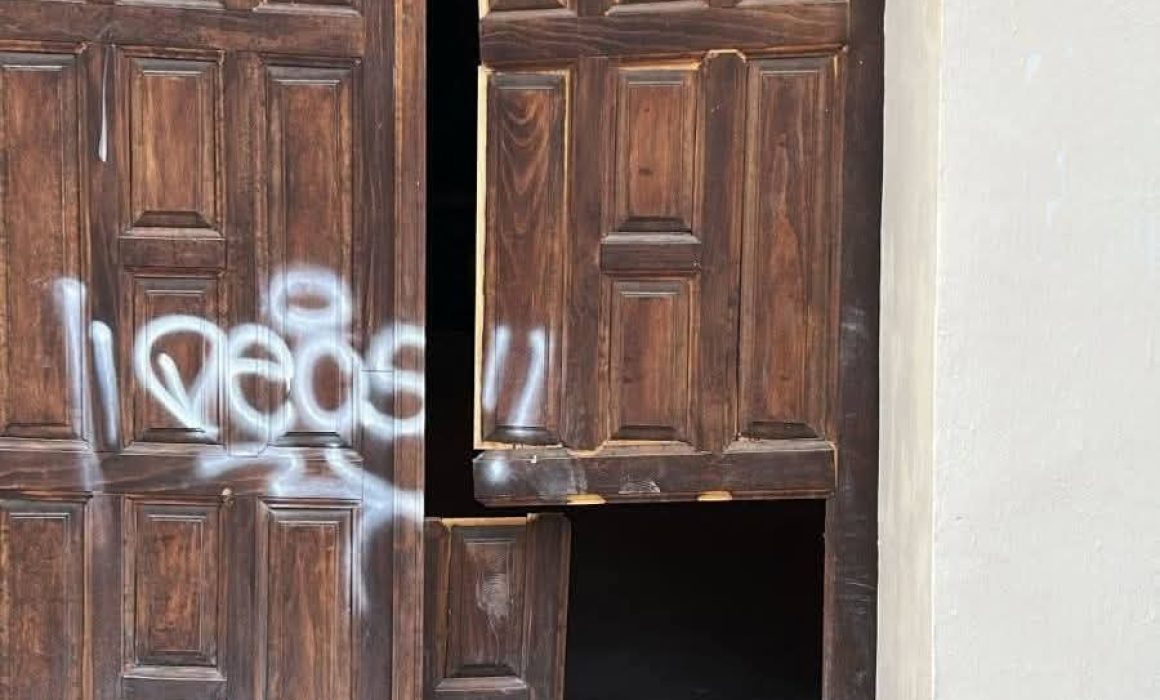 Vandalismo en la Capilla del Cerro del Sacromonte en Amecameca genera alarma entre la comunidad
