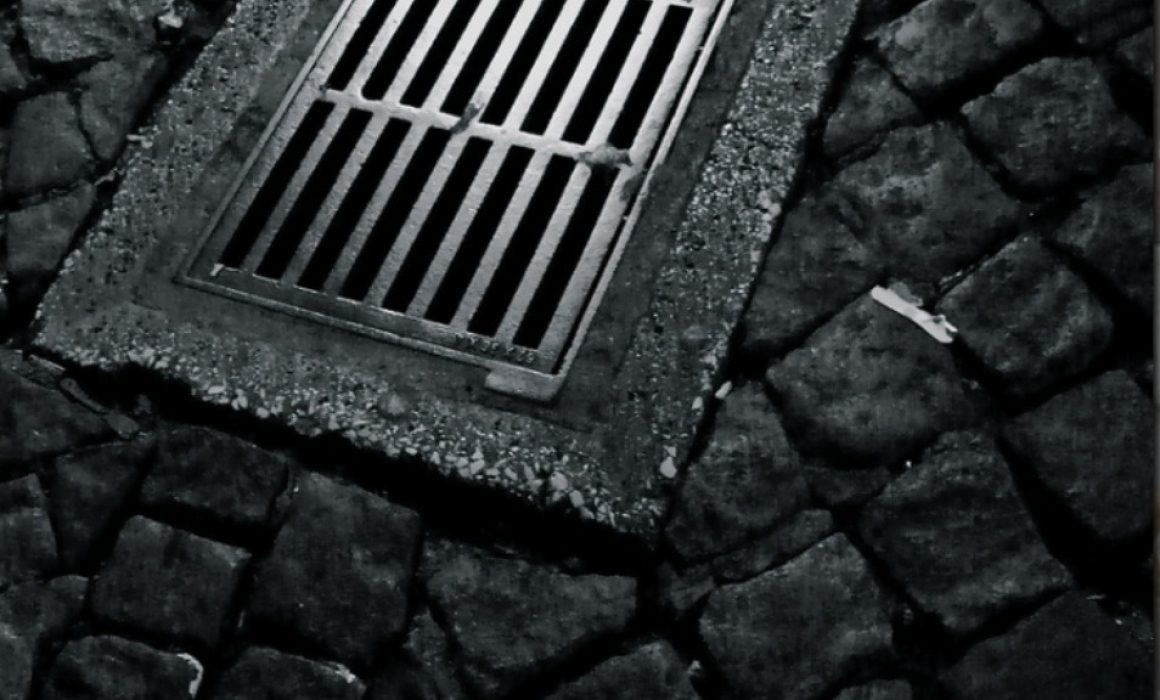 Vecinos de Cuautitlán Izcalli denuncian cobro de 10 mil pesos por conexión a red de drenaje sin servicio durante más de dos años