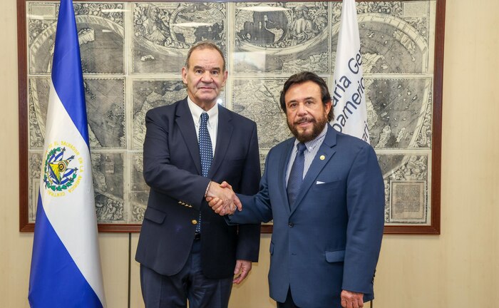 Vicepresidente de El Salvador defiende la continuidad del estado de excepción con respaldo del 96% de la población